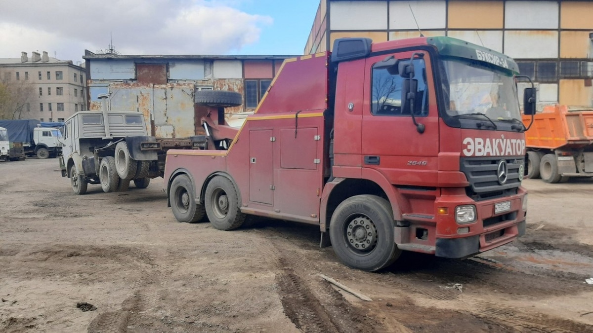 Грузовой эвакуатор Mercedes-Benz Actros 2645 в аренду Новом Уренгое  круглосуточно - низкая цена